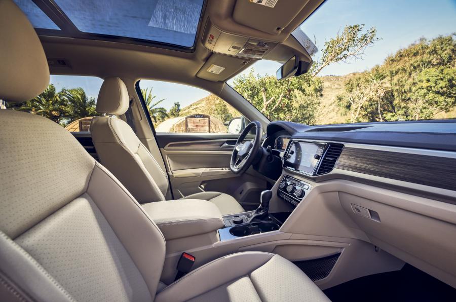 Интерьер Volkswagen Atlas V6 2020 года  (фото 12 из 22)